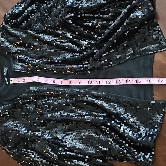 Black Open Front Crop Sequin Jacket - Picture 9 of 10